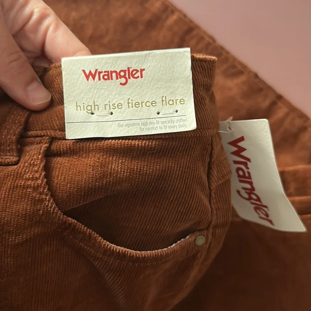 Wrangler High Rise Fierce Flare 0/25x32 - Picture 5 of 7